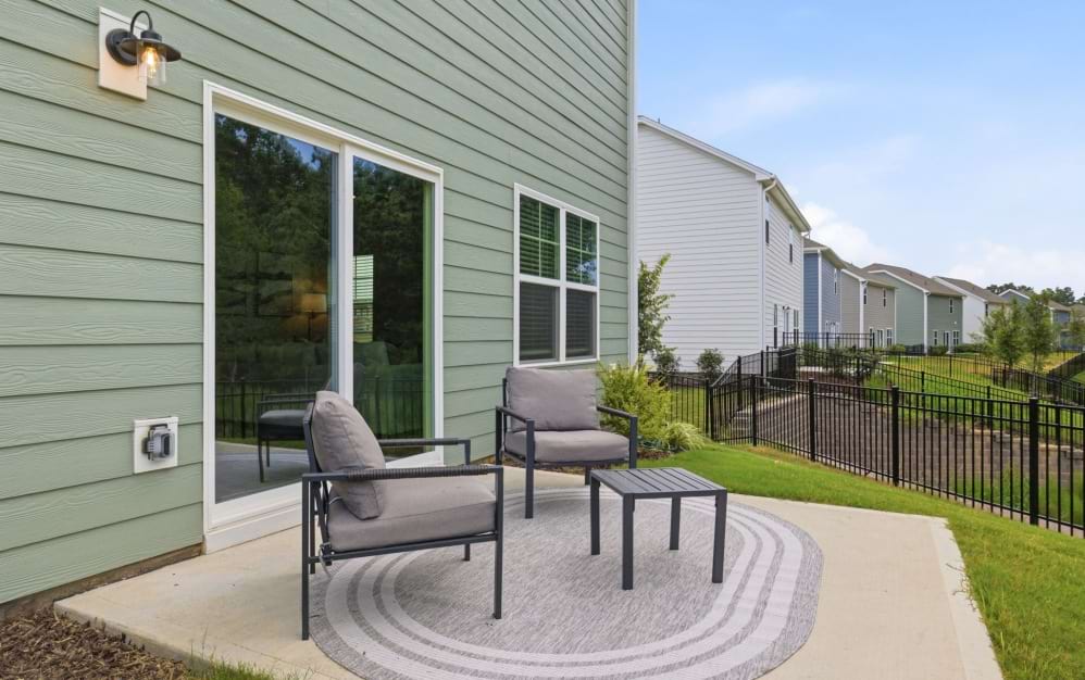 Forsyth (Heritage) - 4 bedroom floorplan layout with 2.5 bathrooms and 1975 square feet (Private Entertainment Patio)